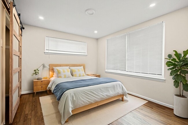 Building Photo - 53 Victor St NE