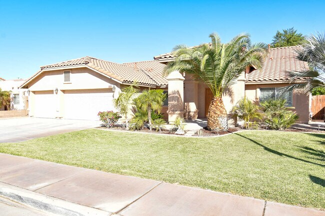 Primary Photo - 8406 E Lorenzo Ln