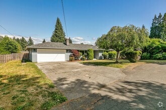 Building Photo - Freshly Remodeled Burien Rambler