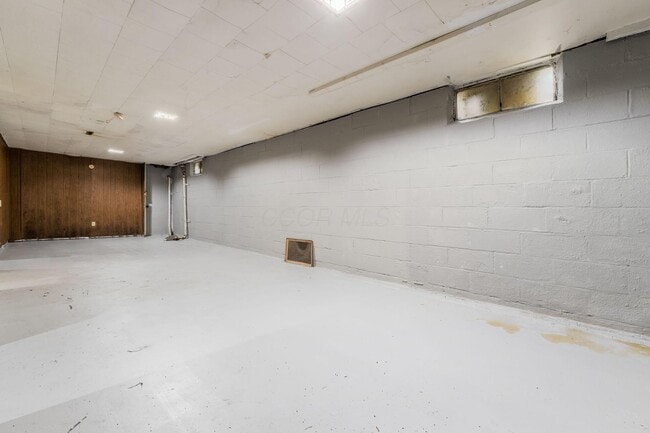 Building Photo - 1726 E Blake Ave