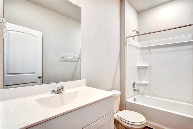 Building Photo - 5905 Brocade Dr