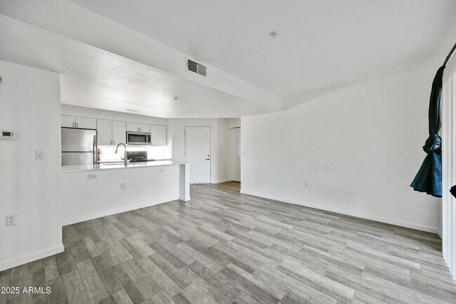Building Photo - 3065 N 67th Ave