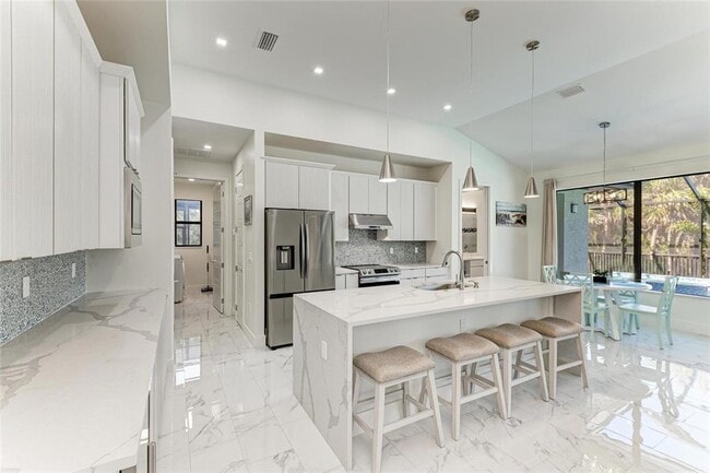 Building Photo - 7161 Manasota Key Rd