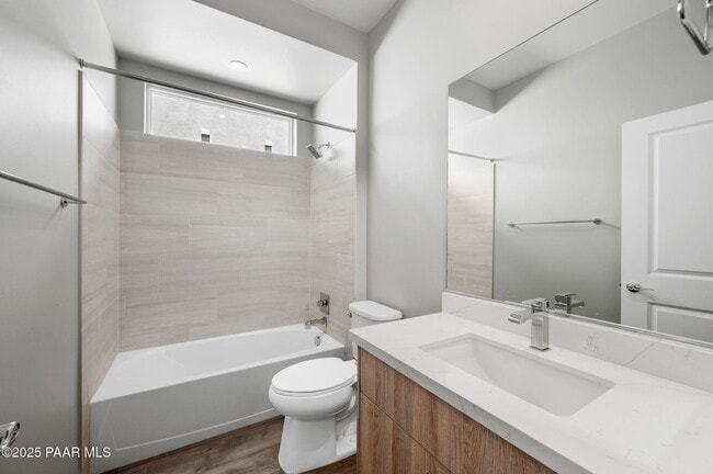 Building Photo - 1324 Rockwood Dr