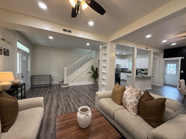 Building Photo - 3596 Kentucky Ave