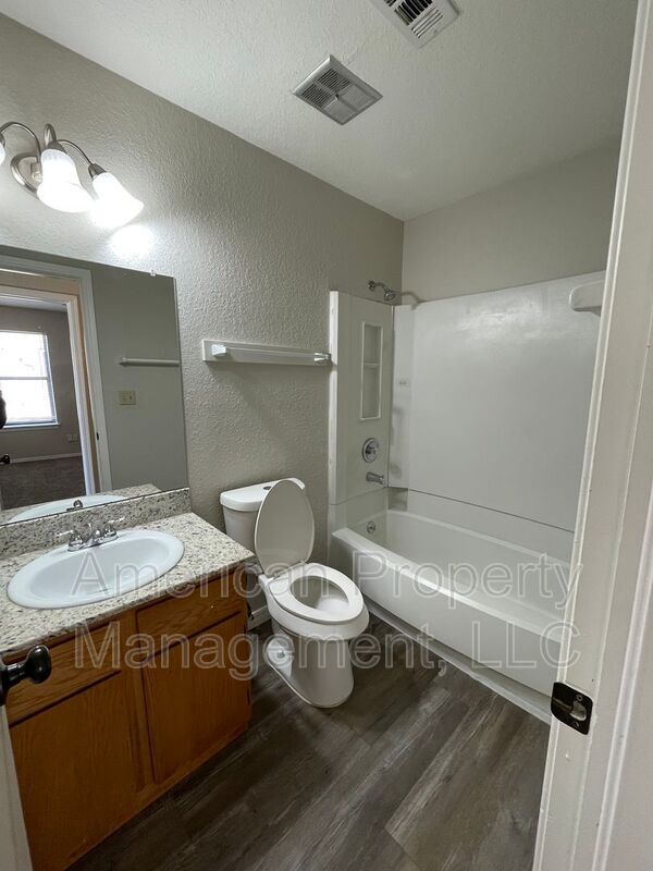 Building Photo - 13115 E 44th St