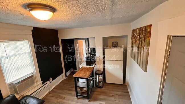 Building Photo - 3245 3rd Ave S