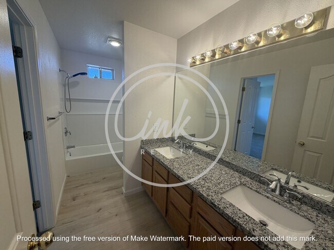 Building Photo - 2 Bedroom Duplex with amazing views in Gardnerville Ranchos