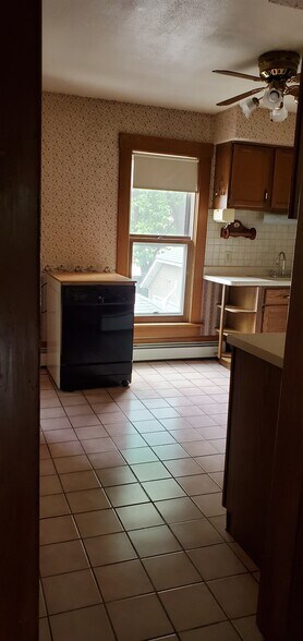 Building Photo - 204 Crawford Ave