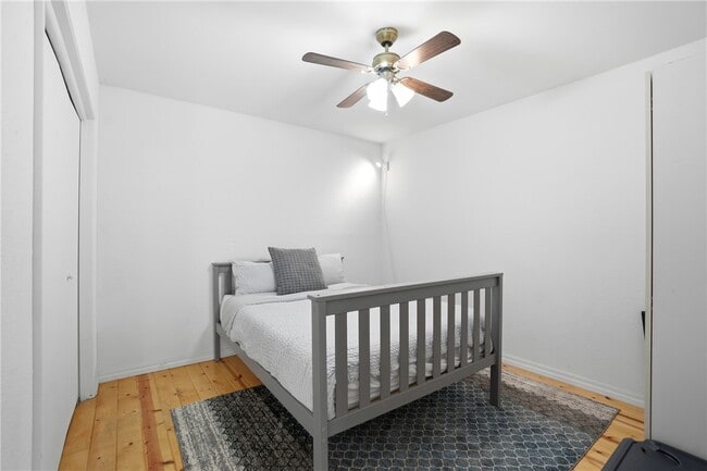 Building Photo - 10 Dogwood Dr