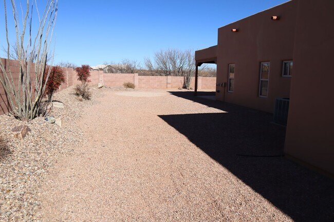 Building Photo - Your own resort! Elegant, Exclusive & Exquisite.