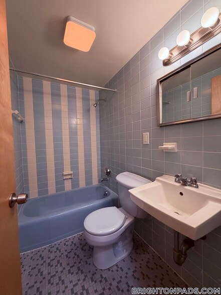 Building Photo - 2018 Commonwealth Ave