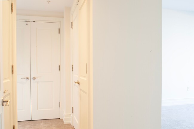 Building Photo - 130 S 18th St