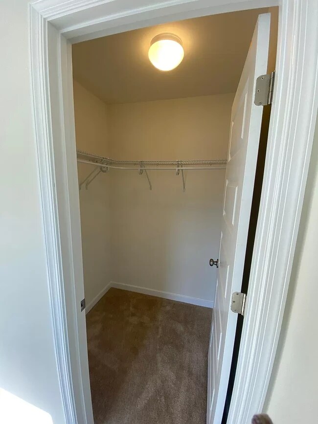 Building Photo - 12867 Deep Well Rd