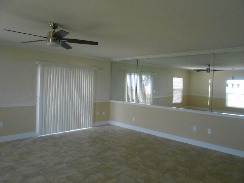 Building Photo - 2700 Bayshore Blvd