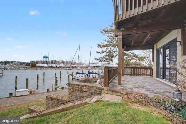 Building Photo - 768 Fairview Ave