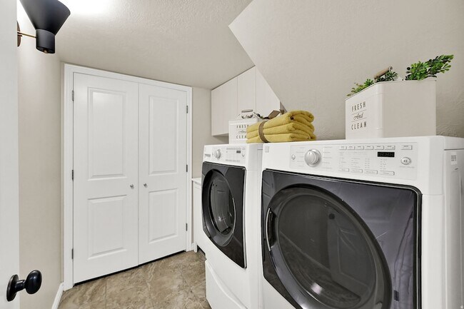 Building Photo - 14848 Ox Cart Ln