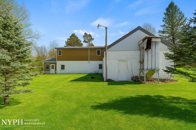 Building Photo - 5113 Cedarvale Rd