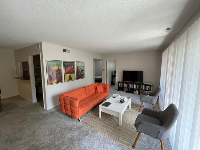 Building Photo - 3521 Walnut St