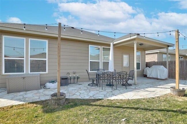 Building Photo - 645 Sierra Mar Lp