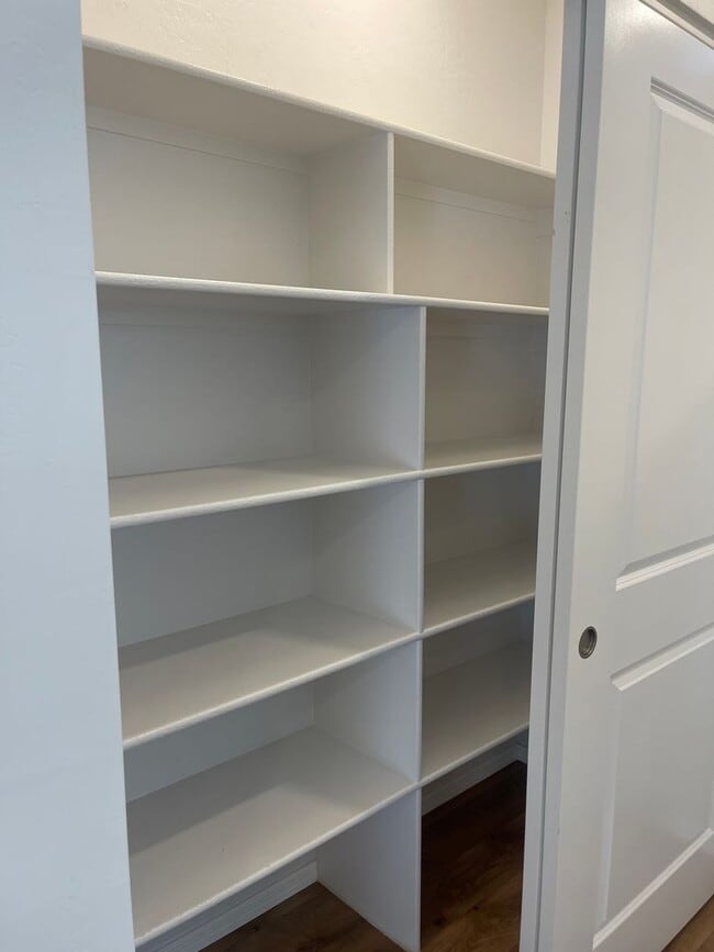 Building Photo - Occupied Do Not Disturb Tenant - Newer hom...