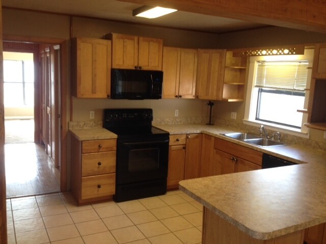 Kitchen - 1240 S Brazos St