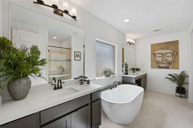 Building Photo - 23685 Silver Palm Trl