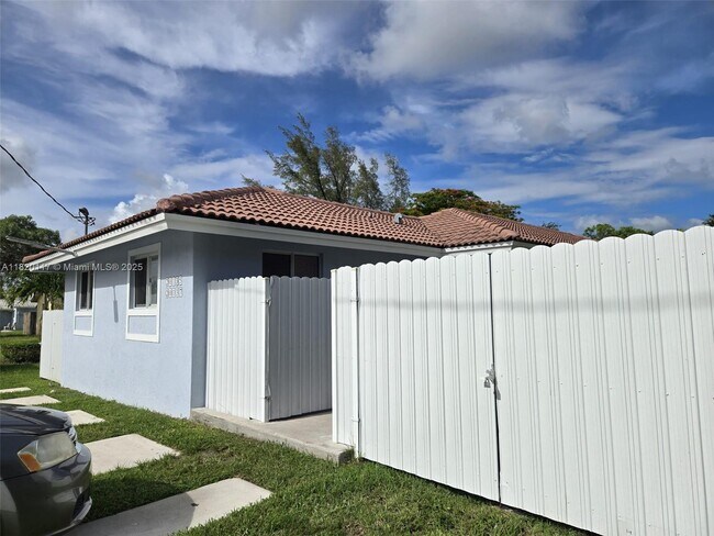 Building Photo - 20137 SW 88th Ct