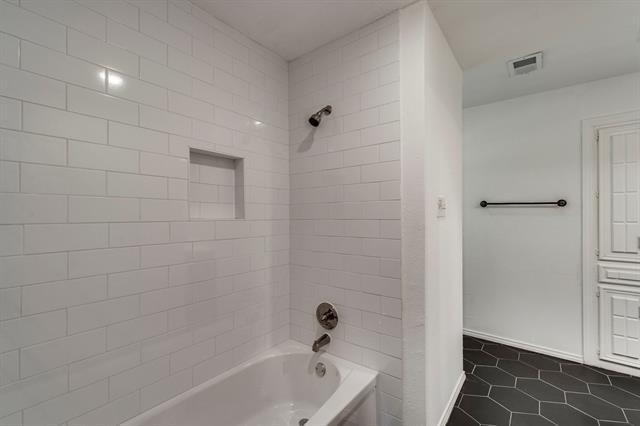 Building Photo - 3403 Sheffield Dr