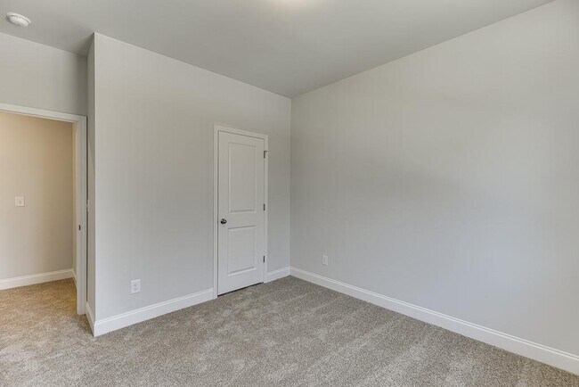 Building Photo - 1276 Ainsworth Alley