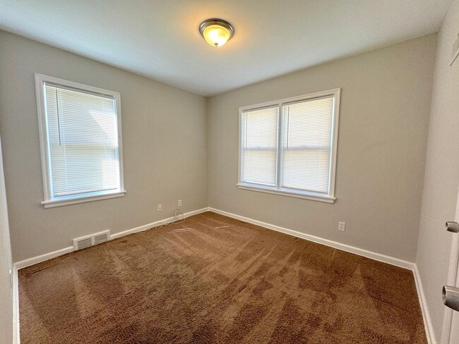 Building Photo - Updated 3 Bedroom Ranch with New Carpet, Fresh Paint, Fenced Yard & Basement!
