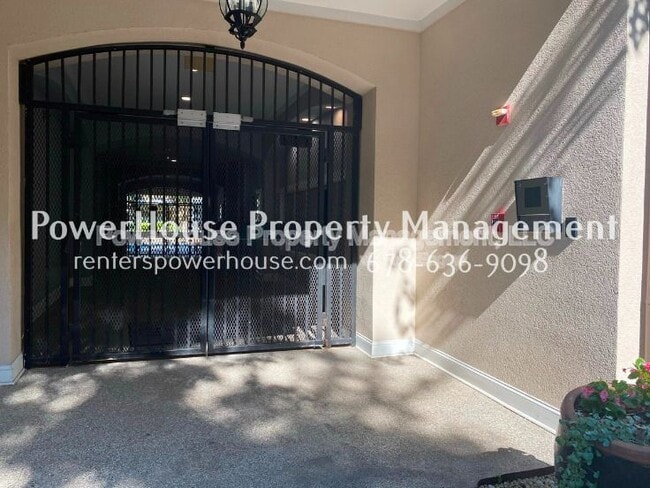 Building Photo - 1850 Cotillion Dr