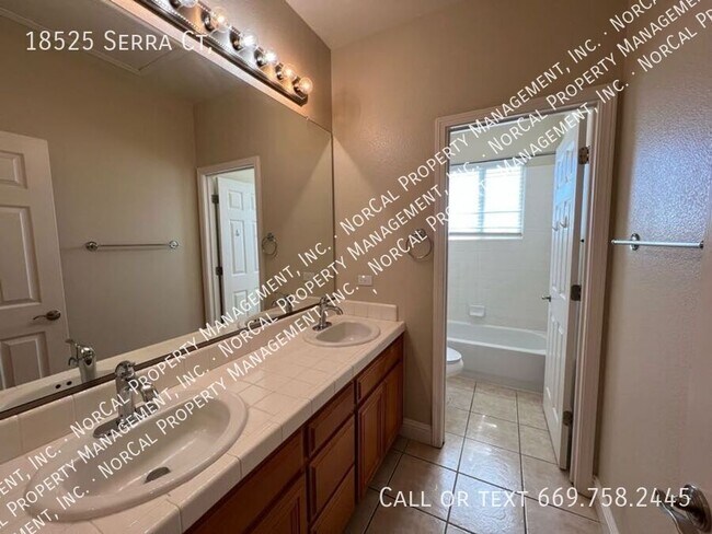 Building Photo - 18525 Serra Ct
