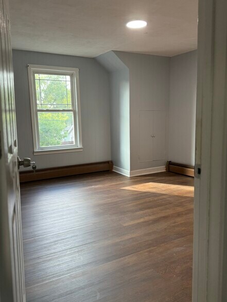 BR2 - 461 Aiken Ave