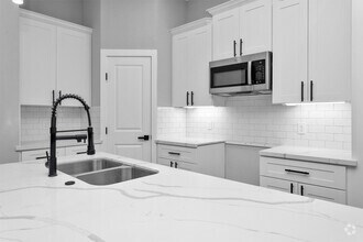 Building Photo - 6918 Dumble St
