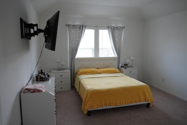 Building Photo - 231 Milliner Lp