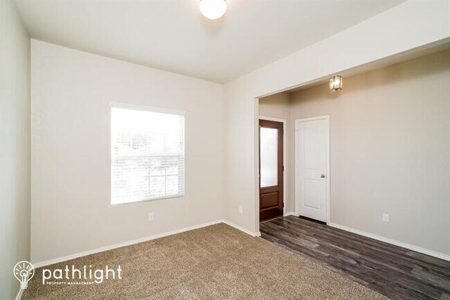 Building Photo - 5133 Blue Ivy, Bulverde, TX, 78163