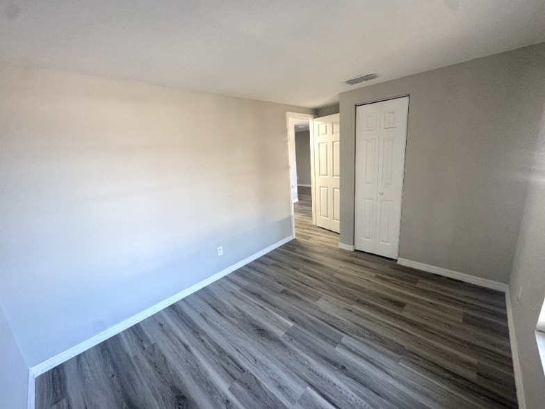 Building Photo - 5928-5930 13th St Ct E