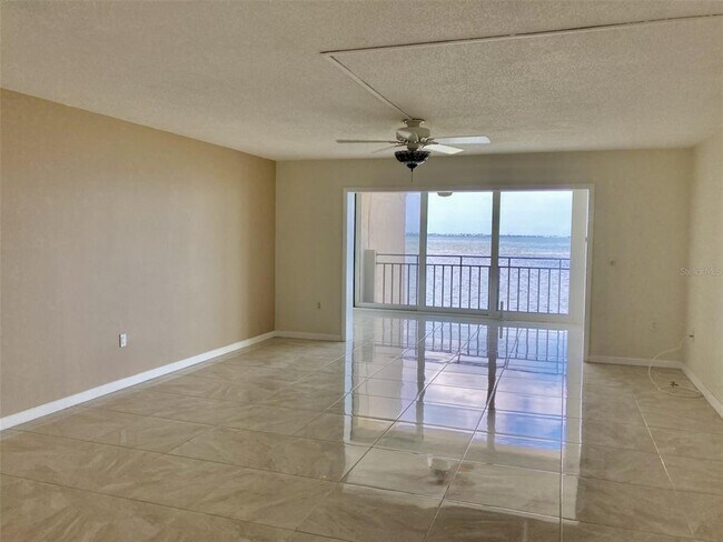 Building Photo - 6430 Sun Eagle Ln