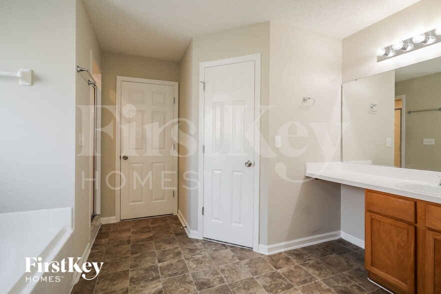 Building Photo - 5510 Bristol Bay Ln N