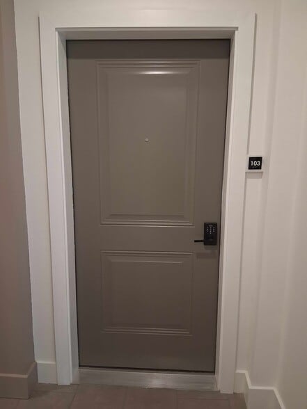 Entry door from hall - 517 18th St