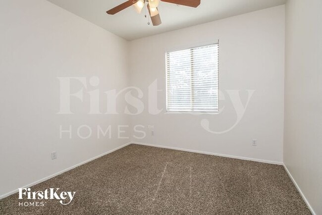 Building Photo - 4142 S Mariposa Dr