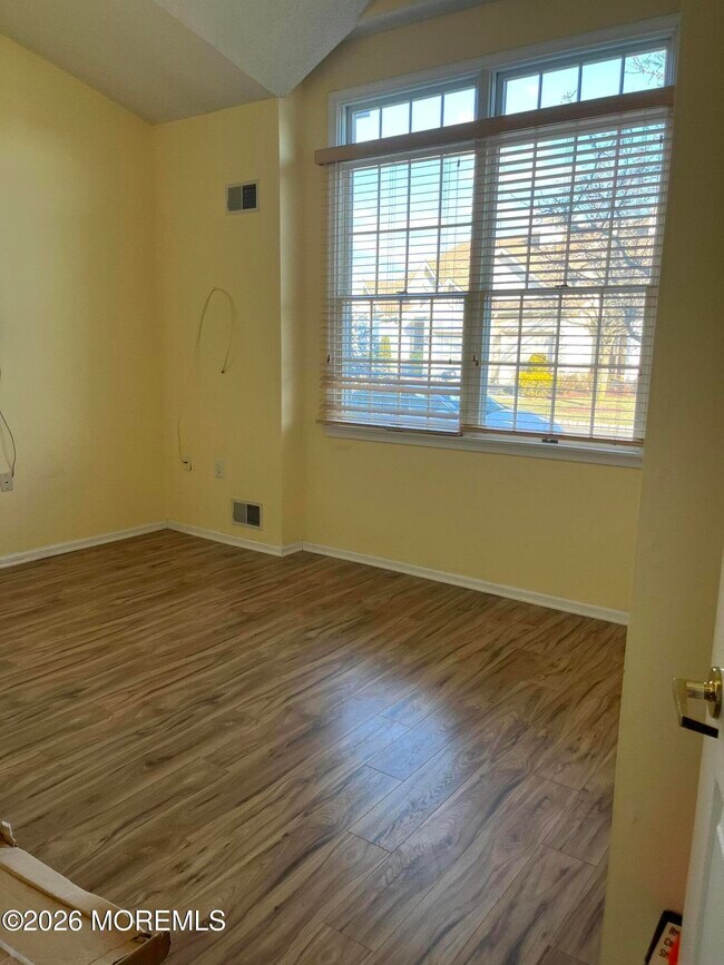 Building Photo - 11 Umberland Pl