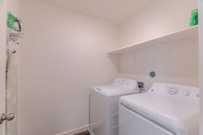 Building Photo - 10314 Woodwick St