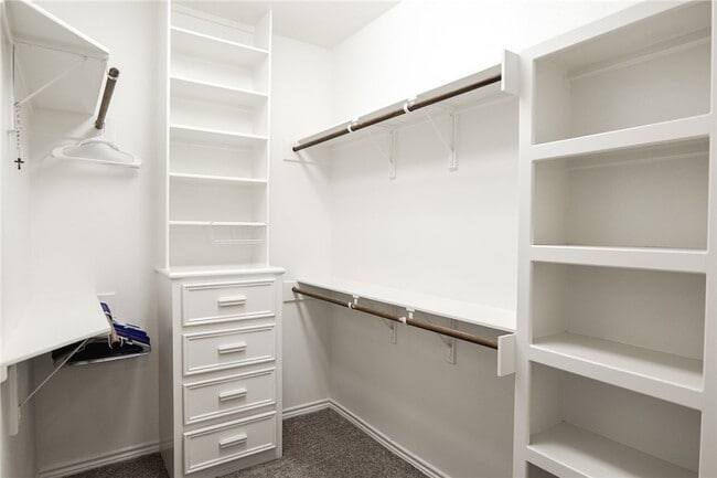 Building Photo - 2101 Spoonbill Dr