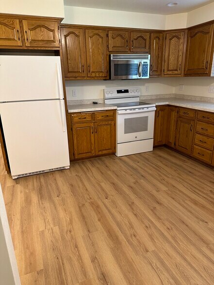 Building Photo - N420 Kilsdonk Ct
