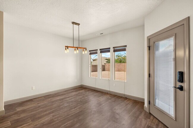 Building Photo - 2665 E 3630 S