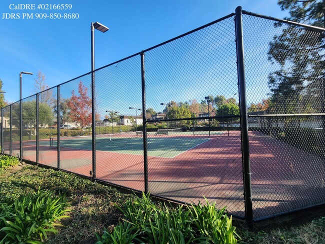 Building Photo - San Dimas 3 Bedroom Townhouse