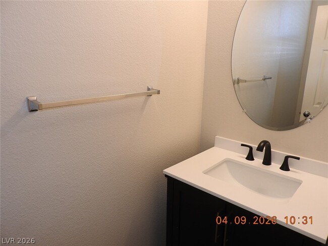 Building Photo - 390 Fringe Ruff Dr