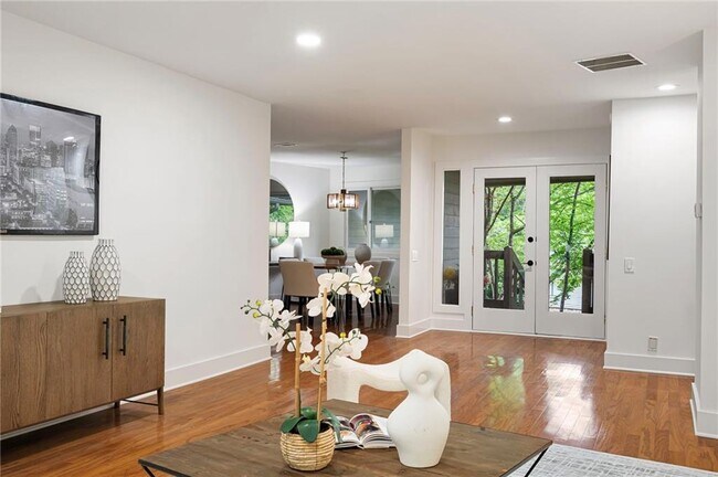 Building Photo - 4198 Lake Rill Ct